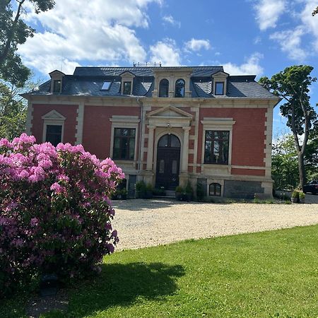 * Stadtvilla Plauen * * Aussergewoehnlich * 2 Zimmerwohnung * Zentrumsnah エクステリア 写真