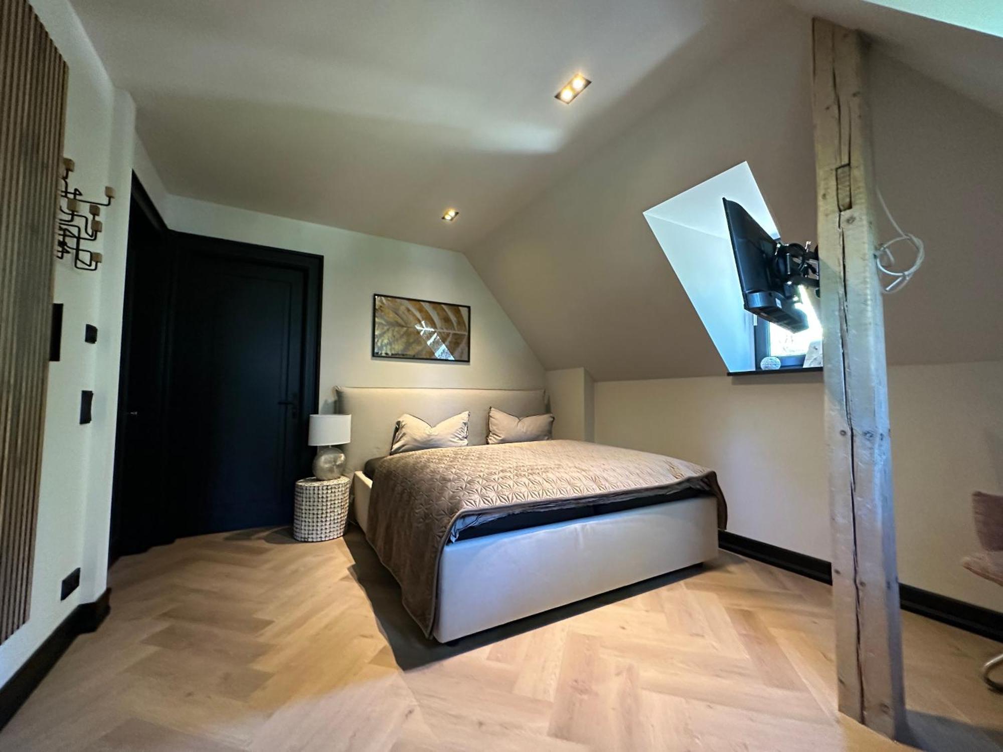 * Stadtvilla Plauen * * Aussergewoehnlich * 2 Zimmerwohnung * Zentrumsnah エクステリア 写真